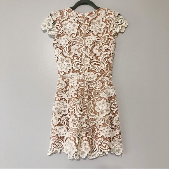 Dress the Population Juliette Plunge Lace Romper - Picture 6 of 7